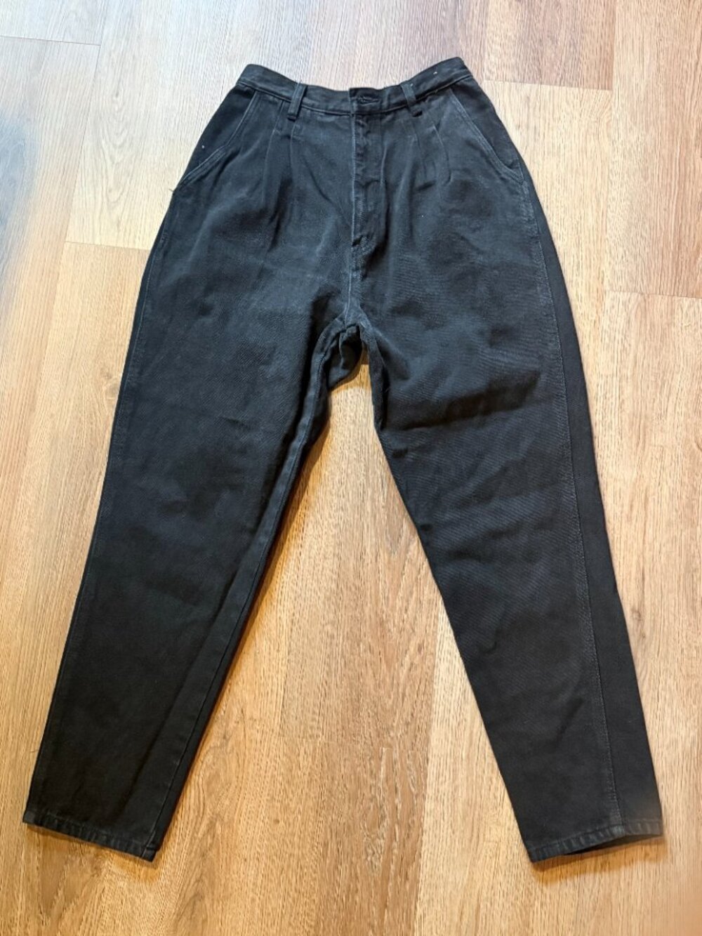 1990s Vintage Bill Blass Pleated Front Cigarette Leg Black Denim Mom Jeans